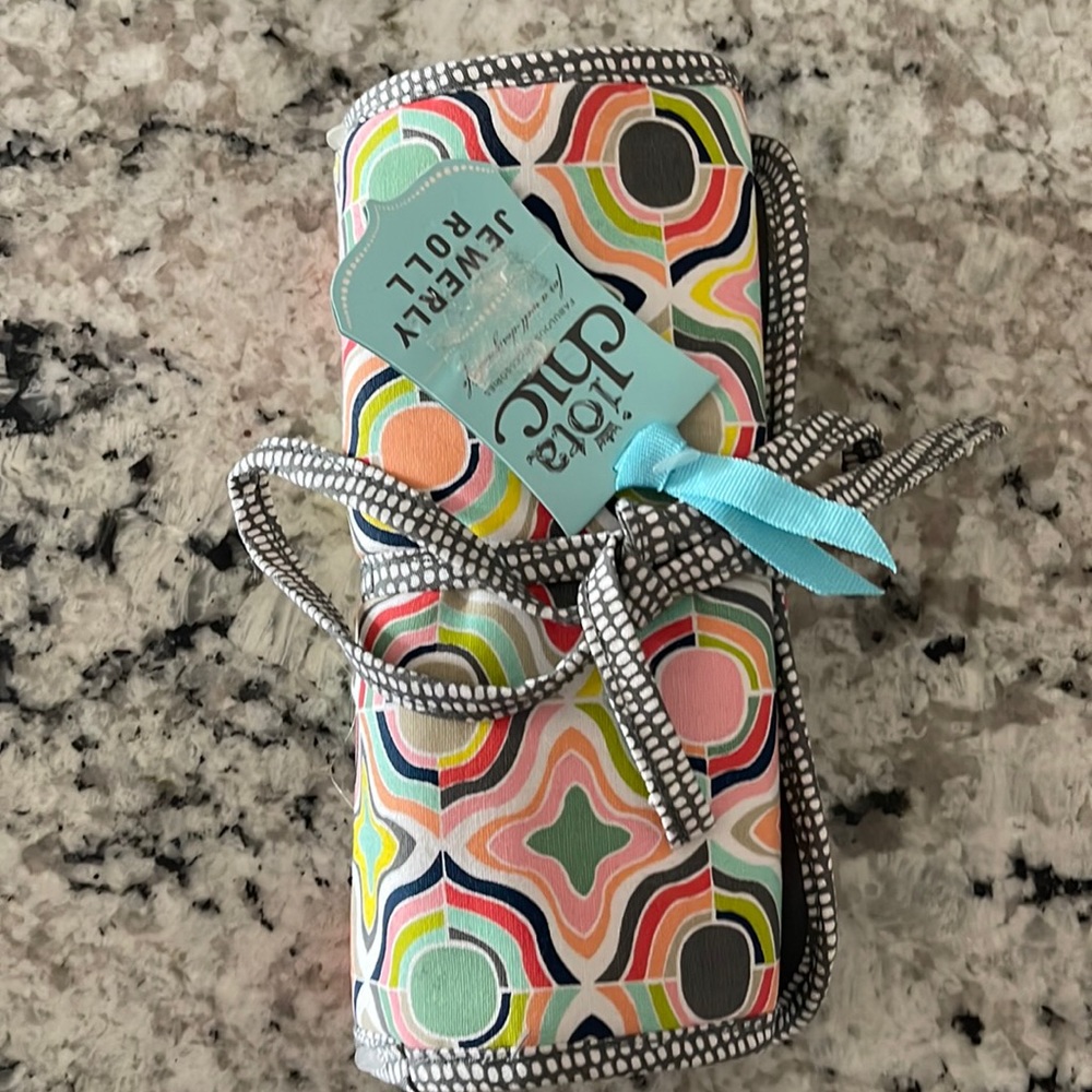 IOTA Chic Jewelry Roll